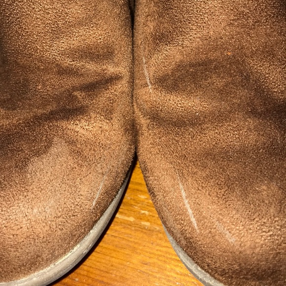 ✨FINAL PRICE DROP✨Cat & Jack Suede Booties Size 4 - Picture 5 of 6